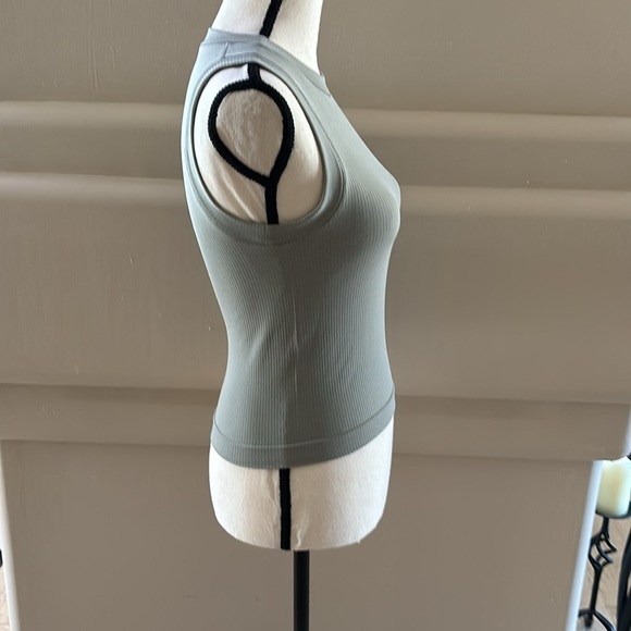 Athleta Renew Seamless Muscle Tank. Light Green. Size Small. NWT. - Picture 5 of 8